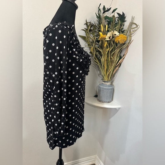 International INC Concepts Polka Dot Ruffle Black and White Top Size XL Juniors - Picture 6 of 9
